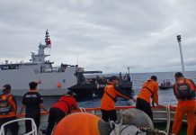 KRI Matabongsang-873 Bantu Evakuasi Kapal Basarnas di Halmahera